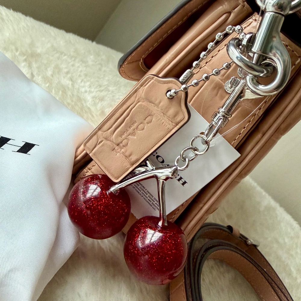 NWT Coach Embossed Croc Leather Cassie 19 bag in beige with cherry charm - Picture 6 of 15